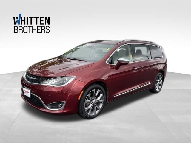 Used 2019 Chrysler Pacifica Limited w/ Tire & Wheel Group FWD image 1