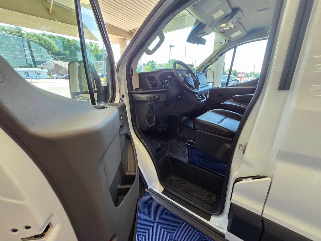 New 2025 Ford Transit 150 Low Roof w/ Load Area Protection Package RWD image 27