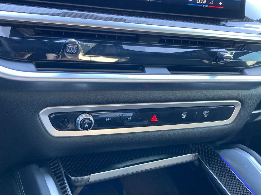 Used 2025 BMW X6 M60i AWD/4WD image 23