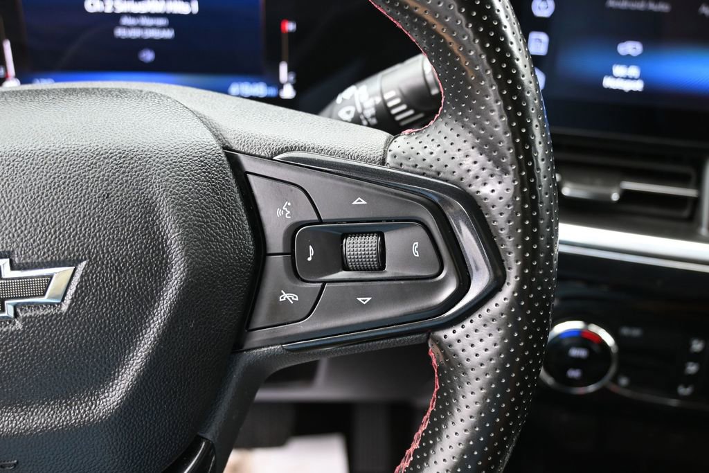 Used 2024 Chevrolet Trax RS FWD image 17