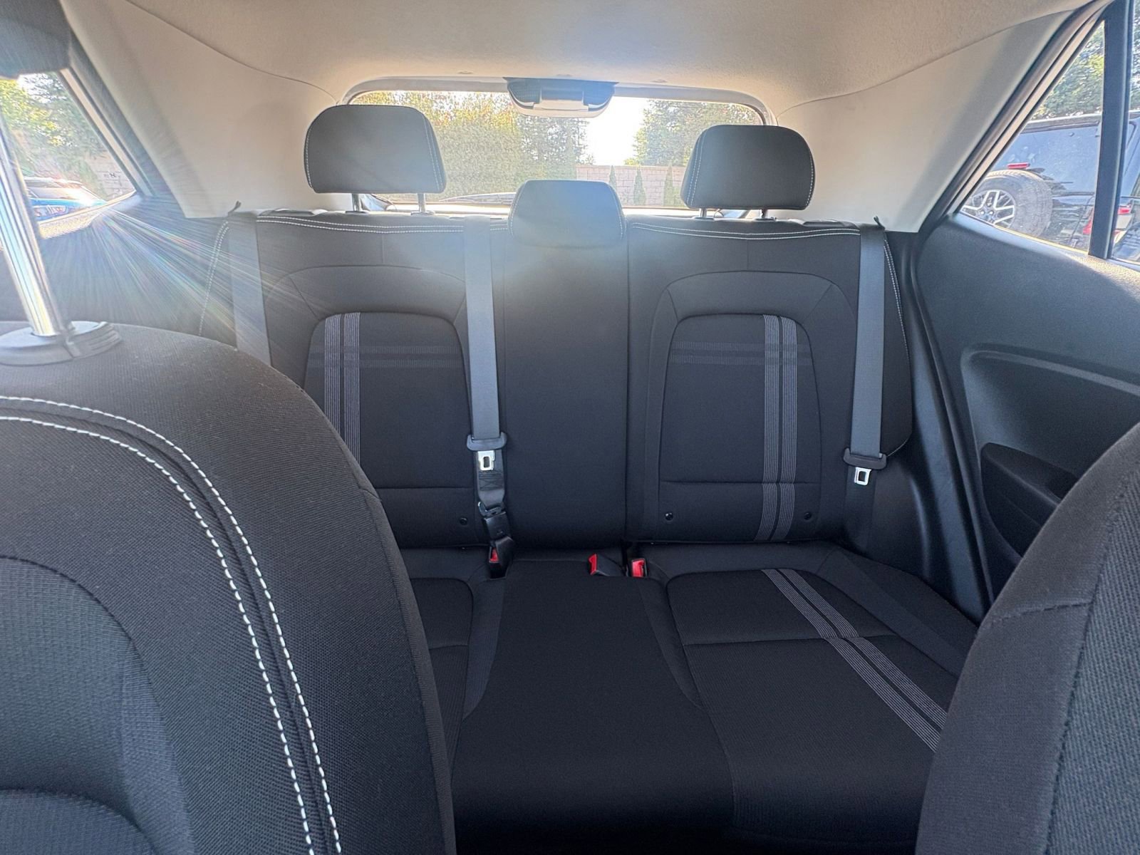 Used 2025 Hyundai Venue SEL FWD image 38