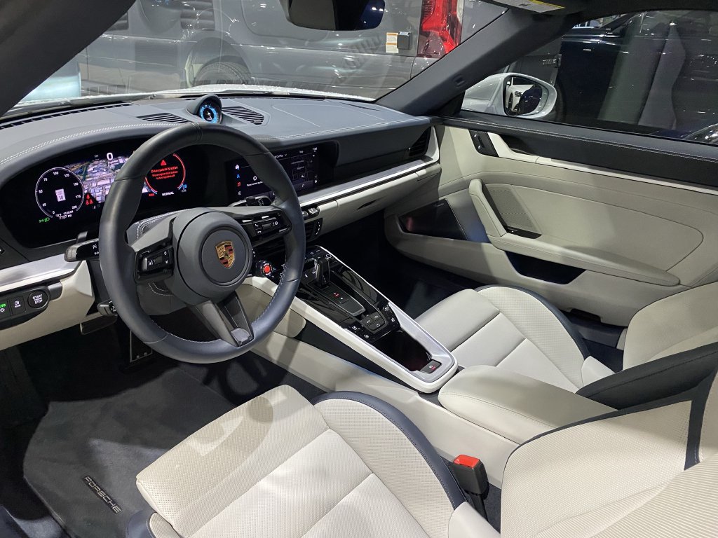 Used 2025 Porsche 911 Carrera RWD image 2