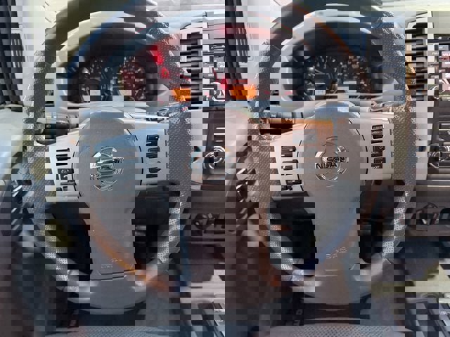 Used 2016 Nissan Frontier SV image 11