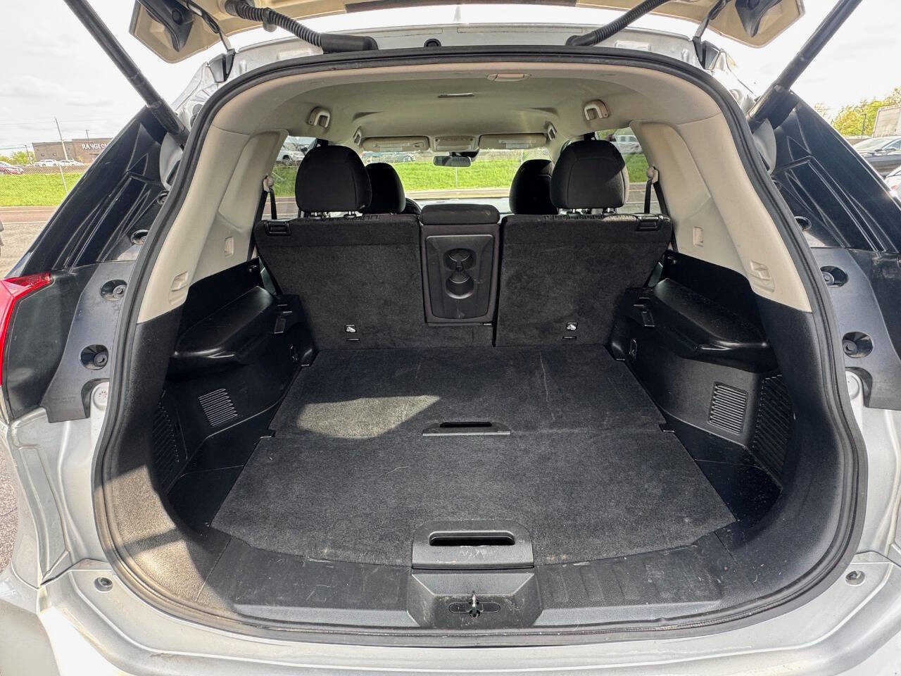 Used 2020 Nissan Rogue SV image 20