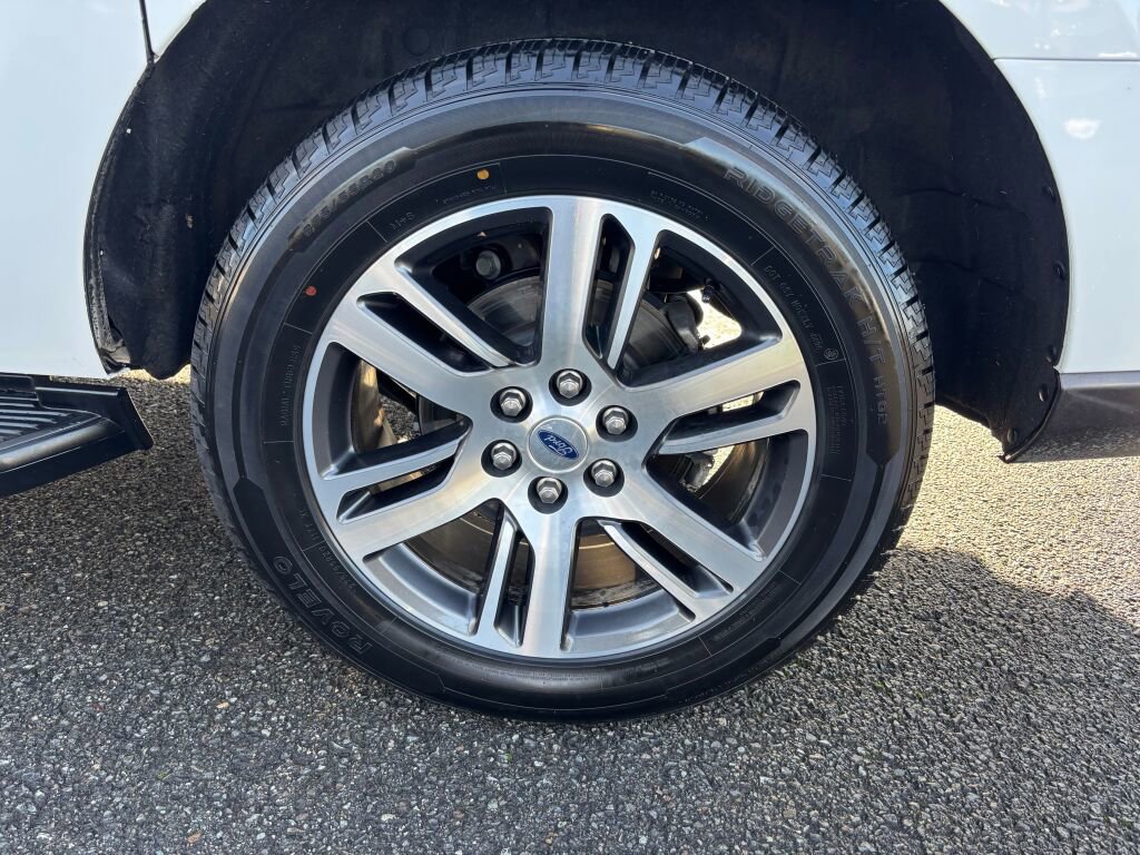 Used 2024 Ford Expedition Max Limited image 9