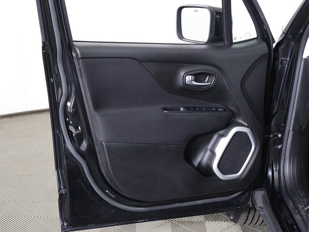 Used 2019 Jeep Renegade Latitude AWD/4WD image 19