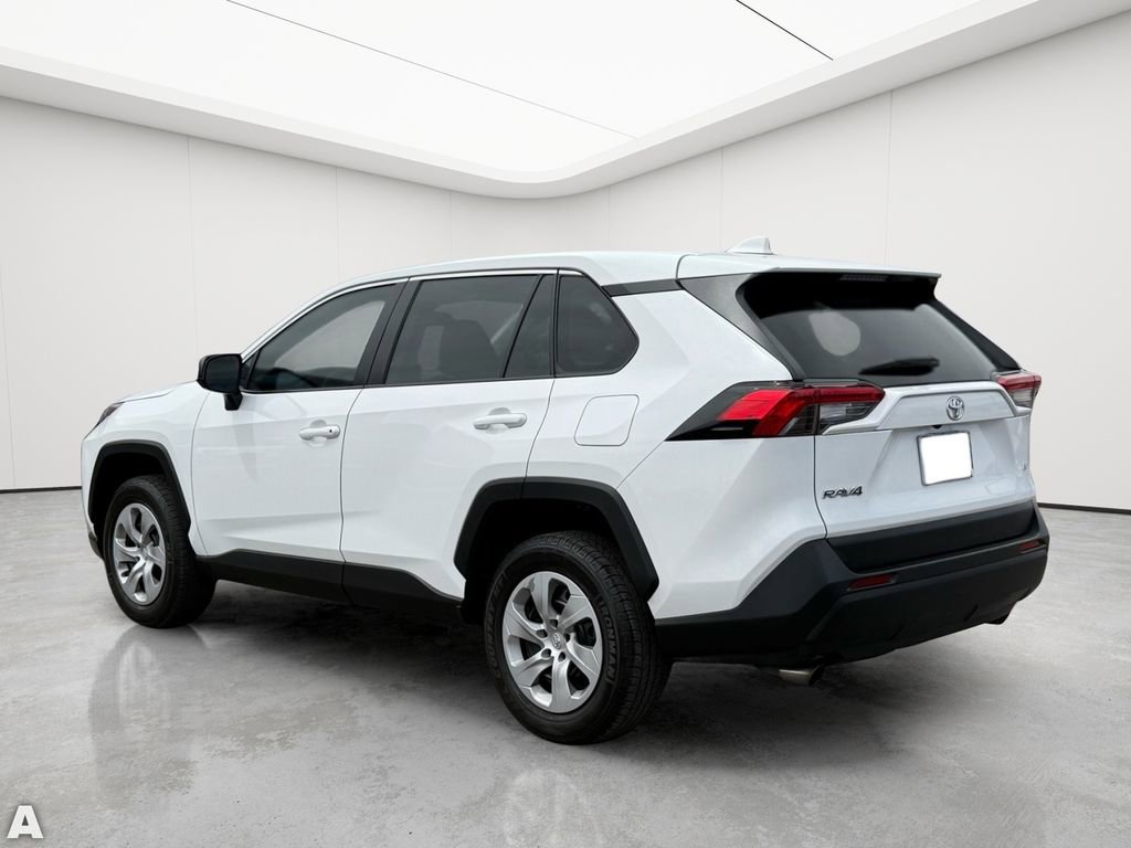 Used 2024 Toyota RAV4 LE image 4