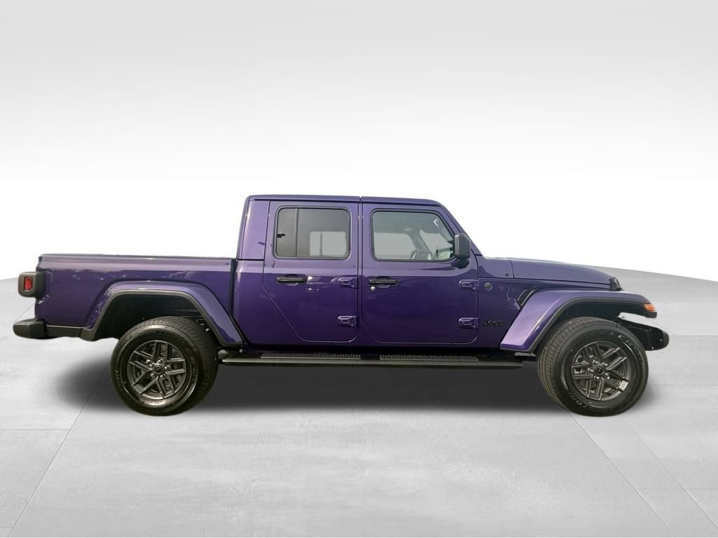 New 2026 Jeep Gladiator Sport AWD/4WD image 9