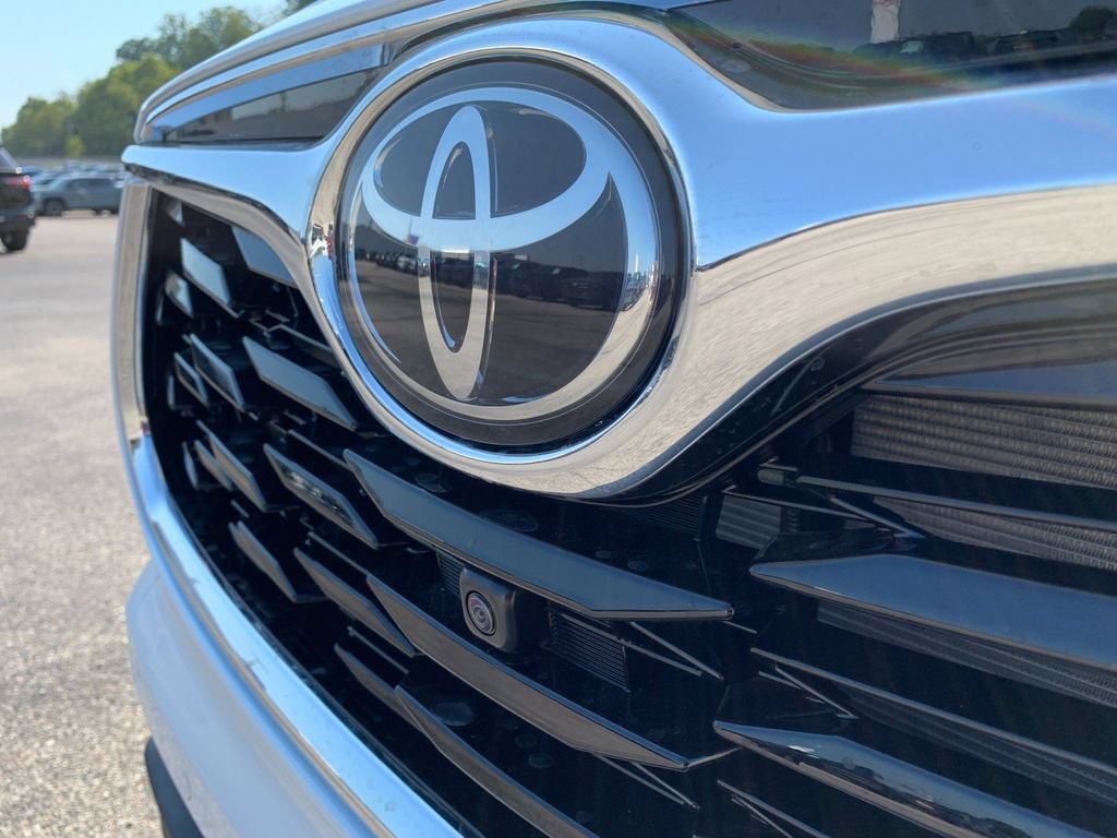 New 2026 Toyota Highlander Limited AWD/4WD image 36