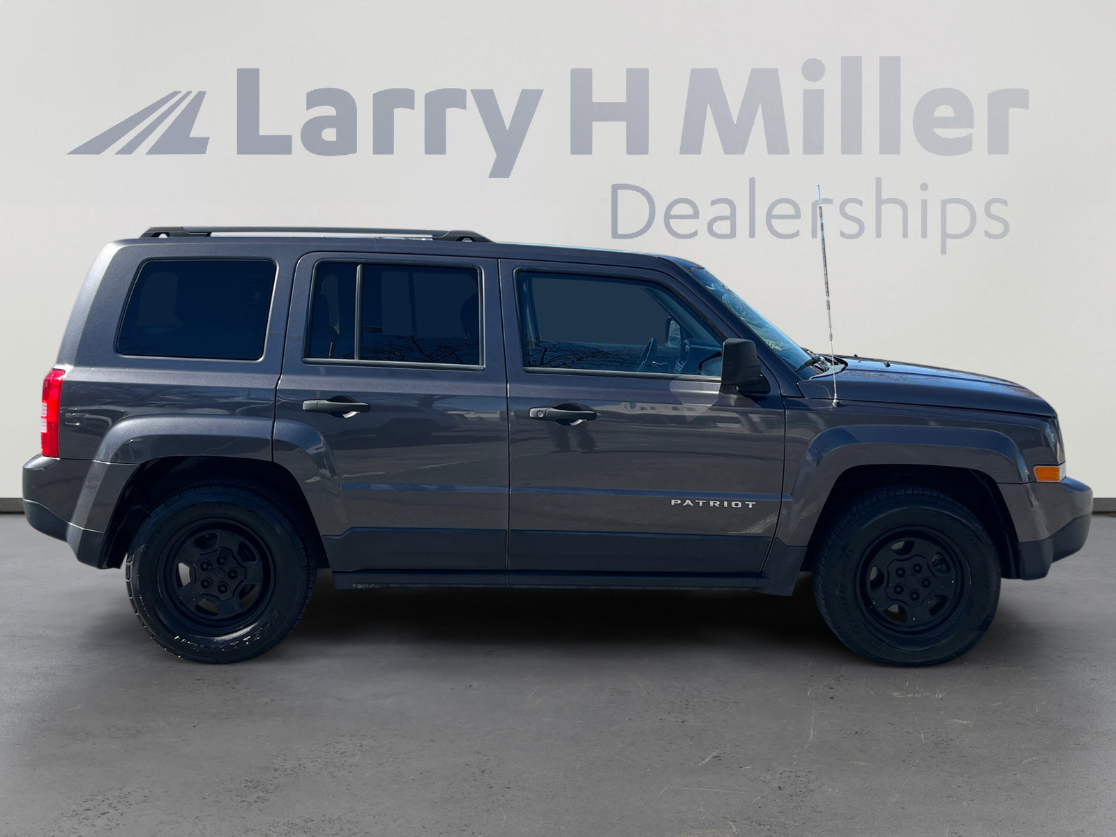 Used 2016 Jeep Patriot Sport image 6