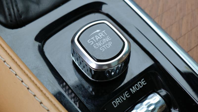 Used 2019 Volvo XC90 T6 Inscription w/ Protection Package Premier image 12