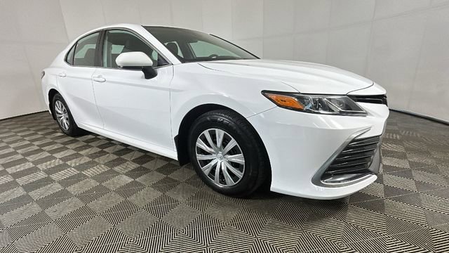 Used 2022 Toyota Camry LE FWD video 2