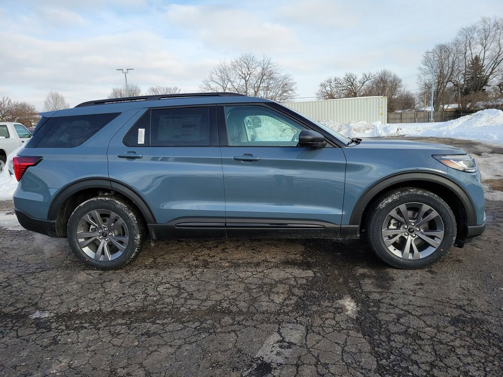 New 2026 Ford Explorer Active w/ Active Comfort Package image 3