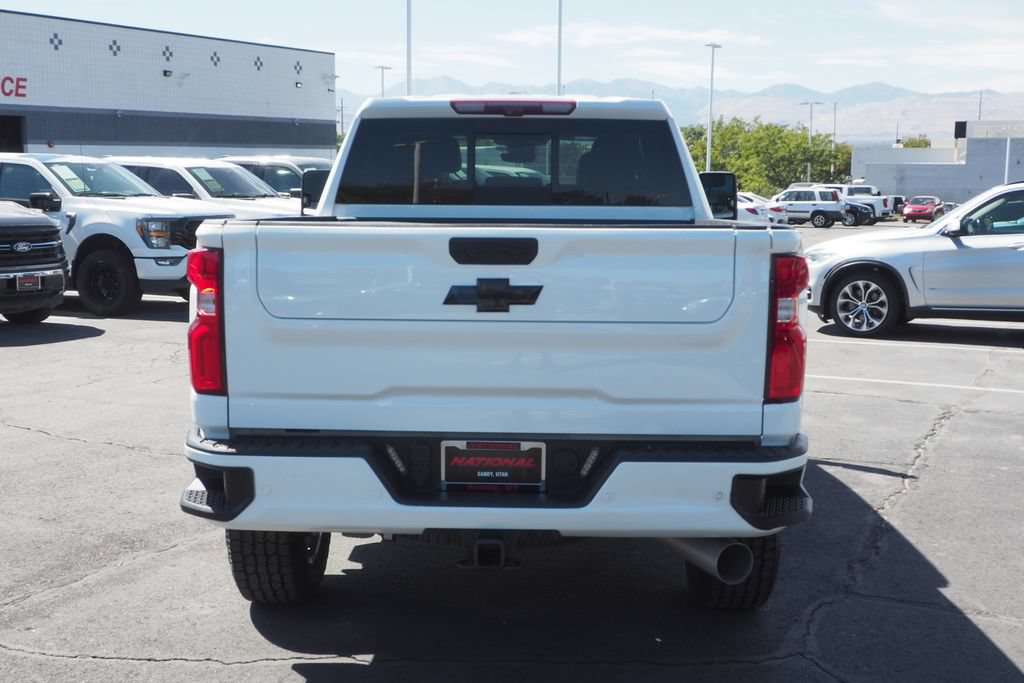 Used 2024 Chevrolet Silverado 3500 High Country w/ High Country Premium Package AWD/4WD image 6
