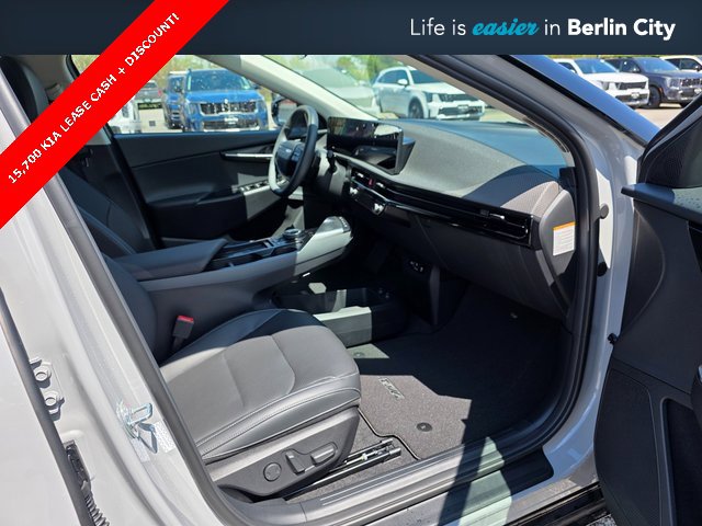 New 2025 Kia EV6 Wind image 11