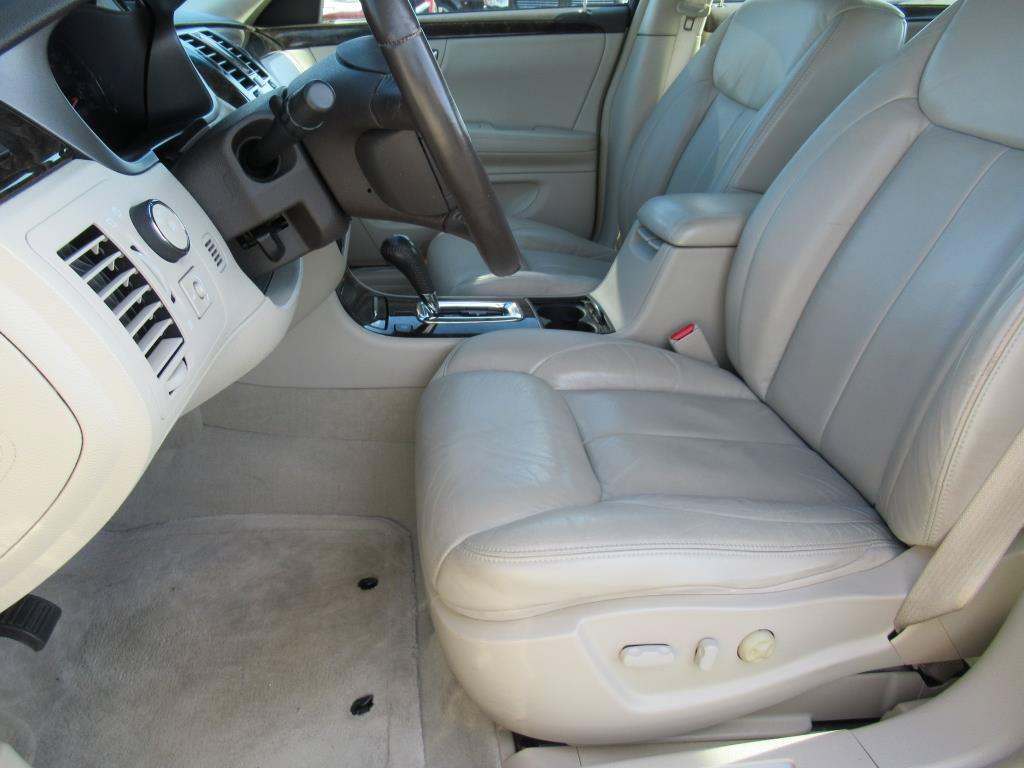 Used 2009 Cadillac DTS FWD image 15