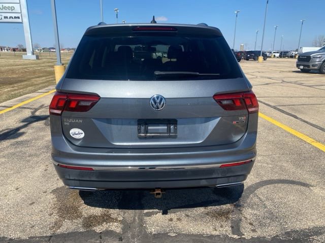 Used 2018 Volkswagen Tiguan SE w/ Panoramic Sunroof Package image 4
