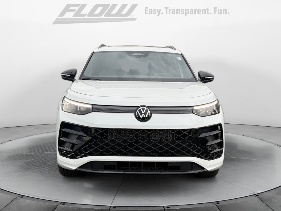 New 2026 Volkswagen Tiguan SE R-Line FWD image 2