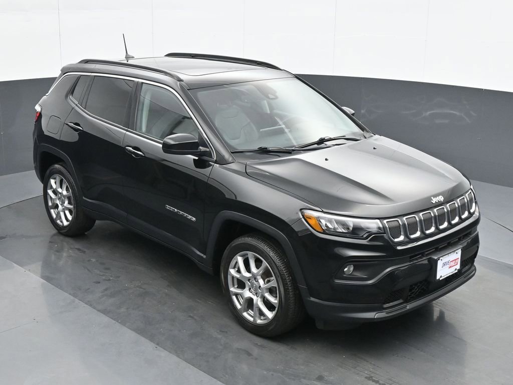 Used 2022 Jeep Compass Latitude w/ Sun and Sound Group image 24