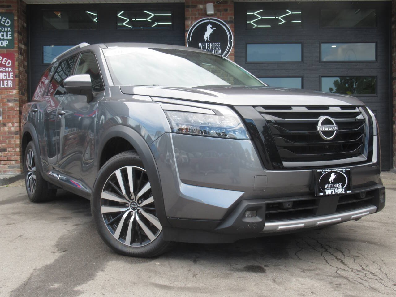 Used 2025 Nissan Pathfinder Platinum