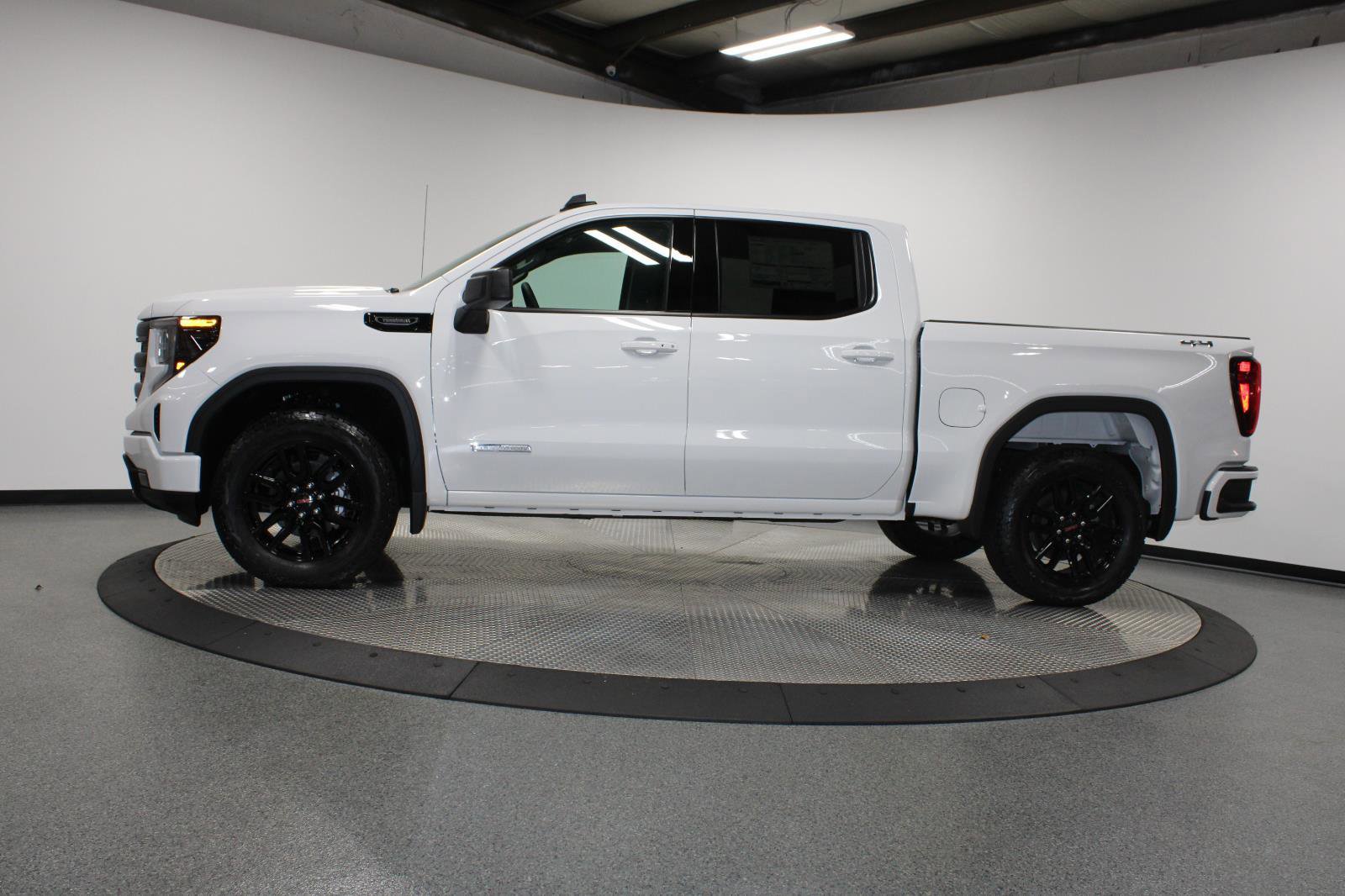 New 2026 GMC Sierra 1500 Elevation image 7