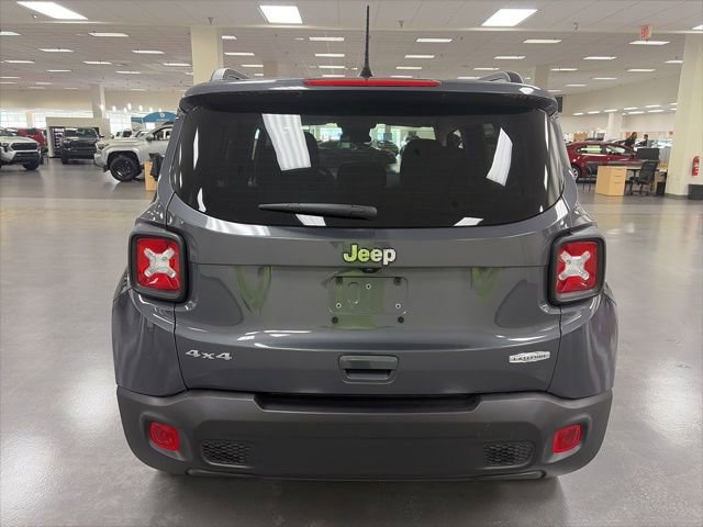 Used 2022 Jeep Renegade Latitude AWD/4WD image 6
