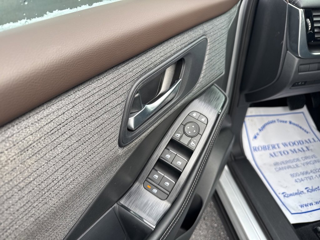 Used 2022 Nissan Rogue SV image 16