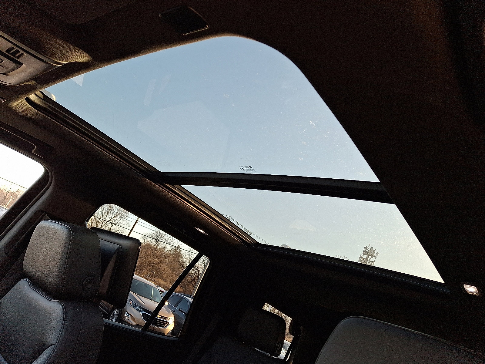 Used 2021 Chevrolet Tahoe Z71 w/ Luxury Package image 14