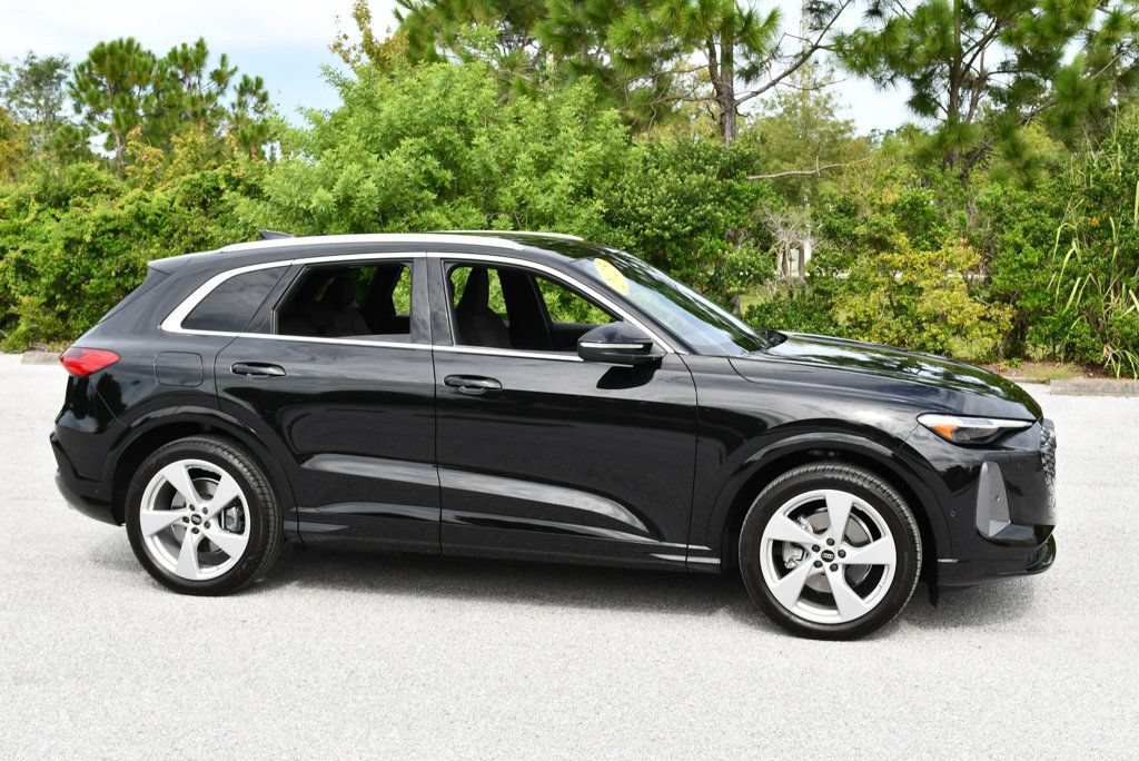 Used 2025 Audi Q5 Prestige AWD/4WD image 36
