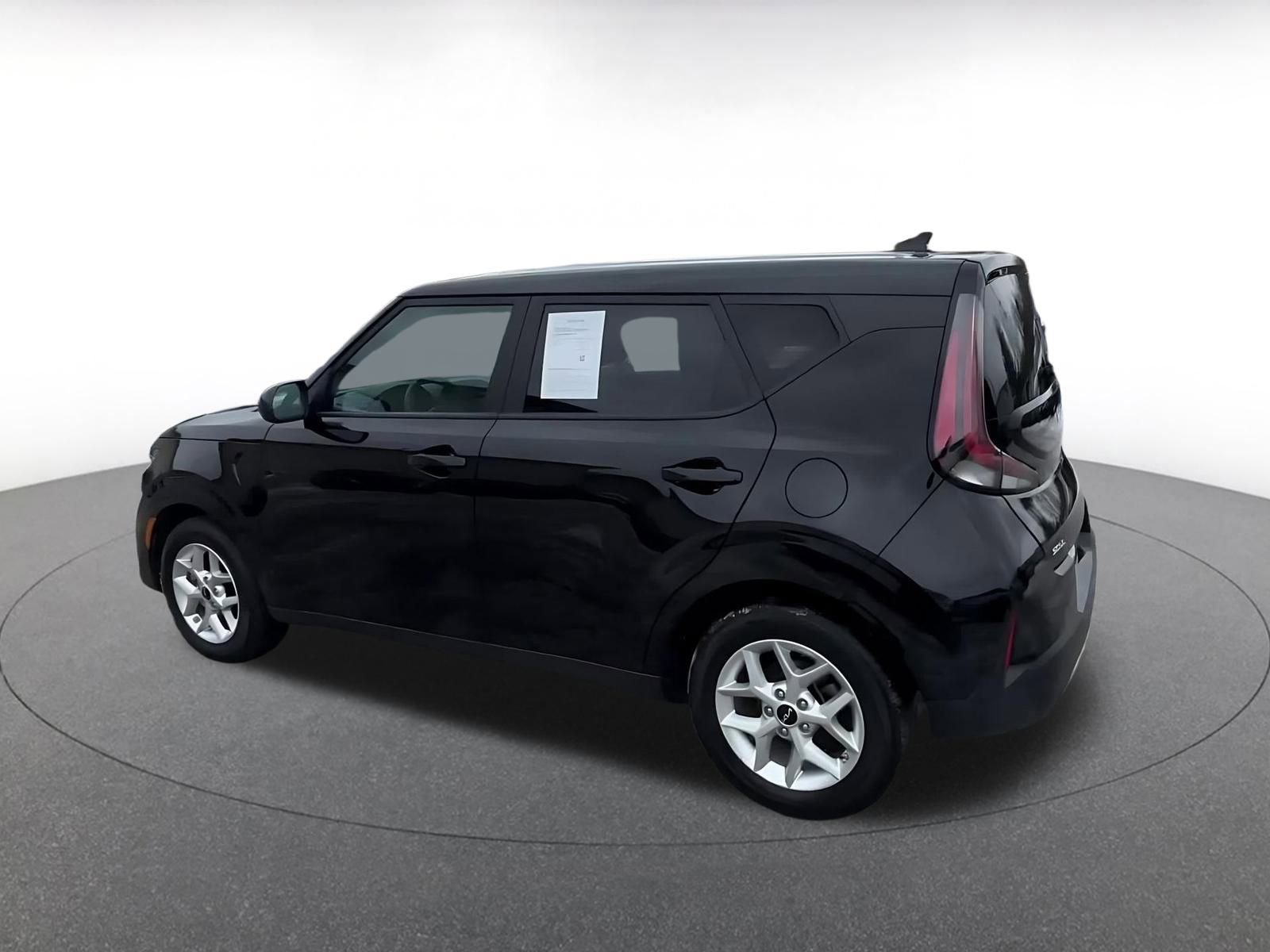 Used 2025 Kia Soul LX w/ LX Technology Package image 10