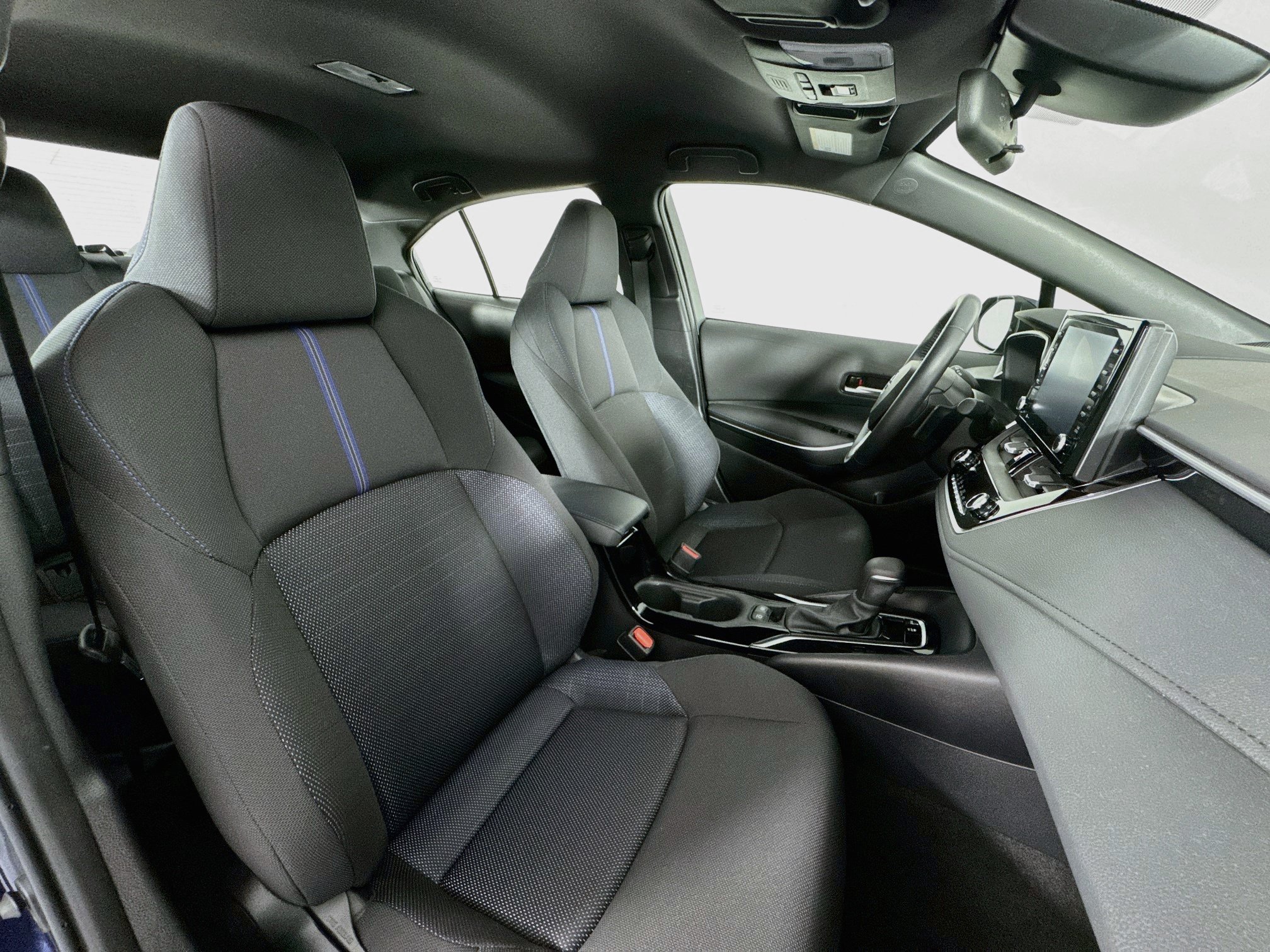 Used 2022 Toyota Corolla SE w/ Carpet Mat Package (TMS) FWD image 25