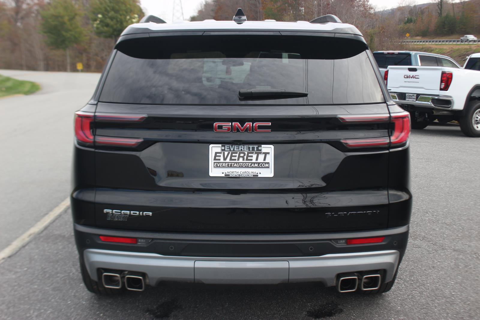 New 2025 GMC Acadia Elevation image 8