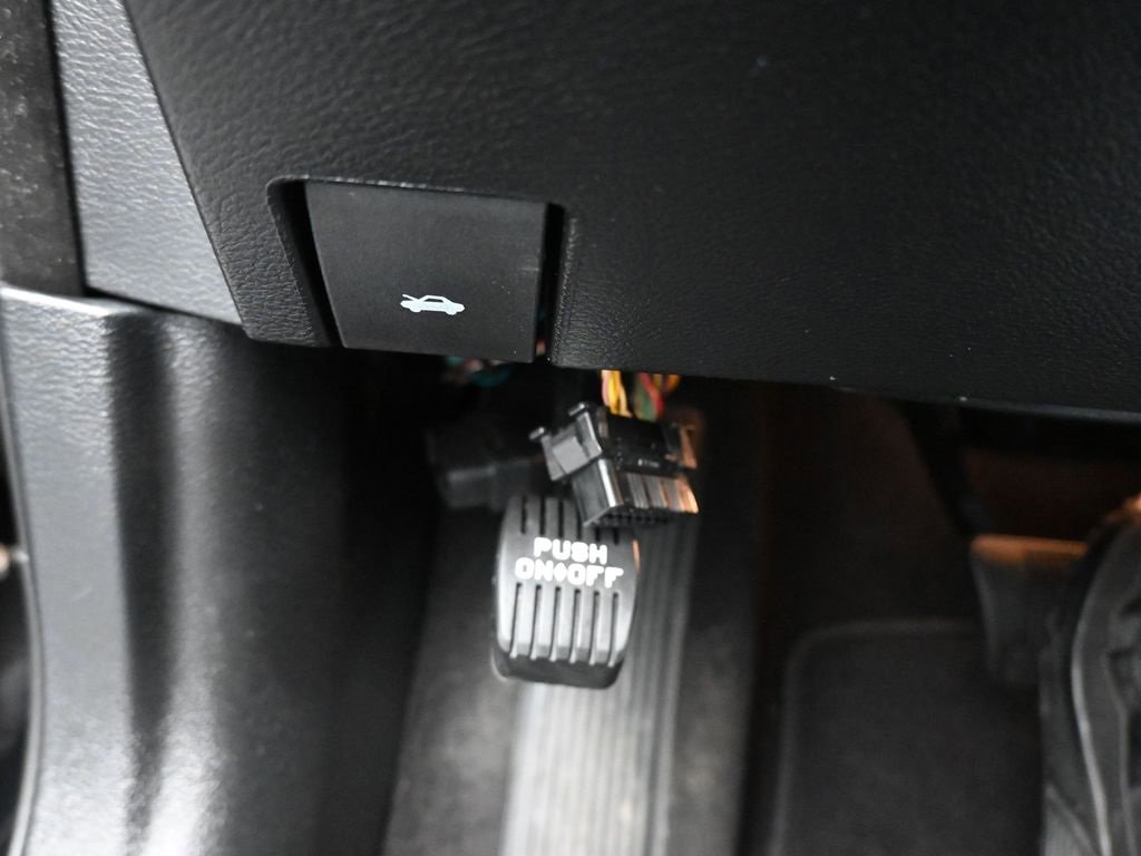 Used 2019 Chrysler 300 Touring w/ Sport Appearance Package image 27