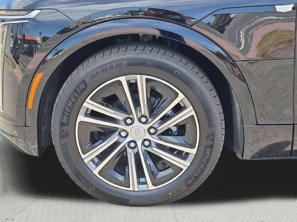 Used 2026 Cadillac Lyriq Luxury AWD/4WD image 31