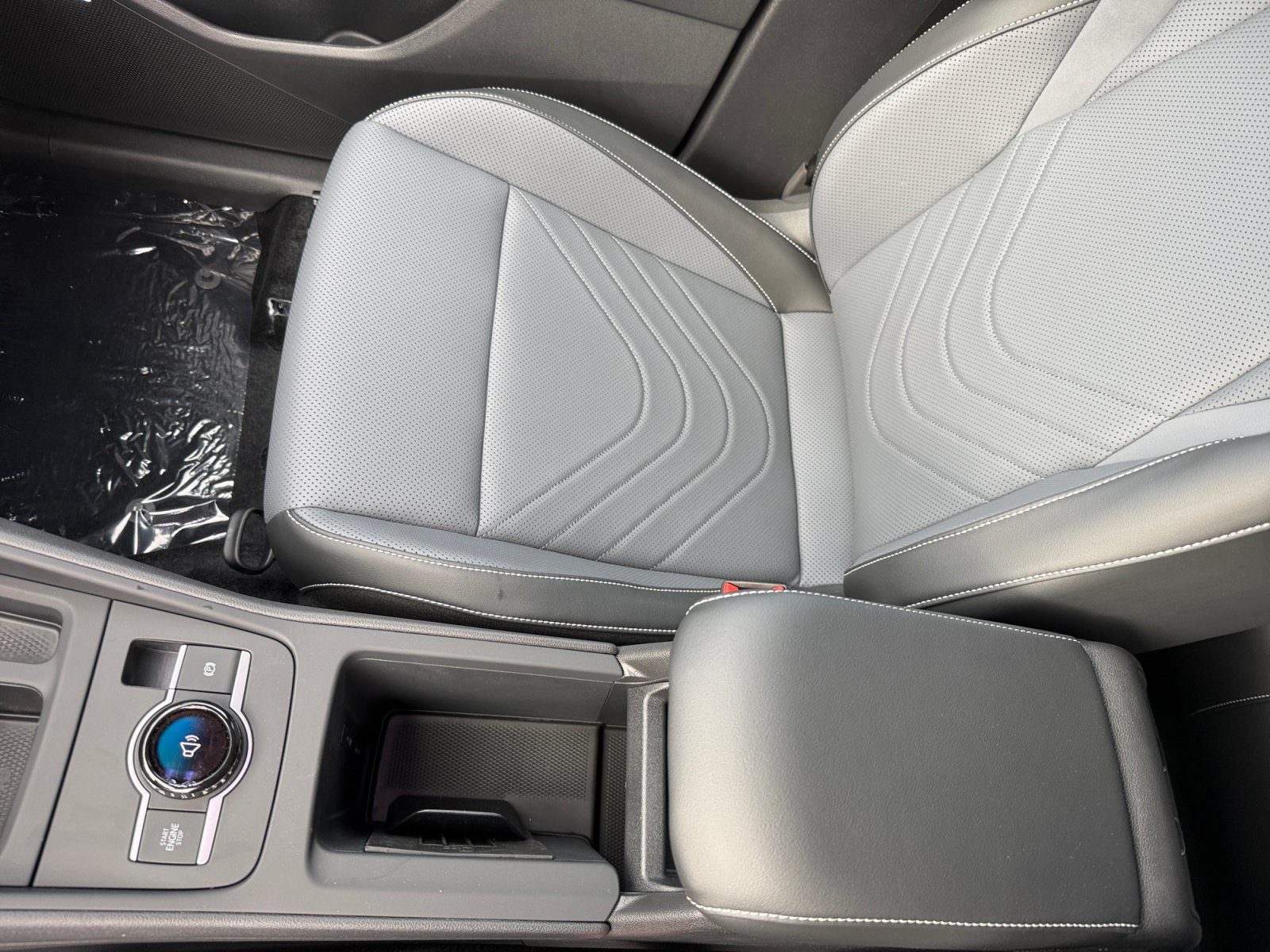 New 2026 Volkswagen Tiguan SE R-Line AWD/4WD image 14