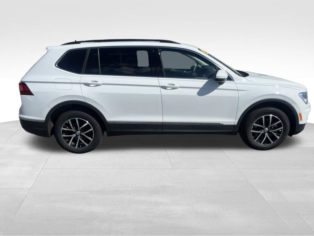Used 2021 Volkswagen Tiguan SE w/ Panoramic Sunroof Package AWD/4WD image 5