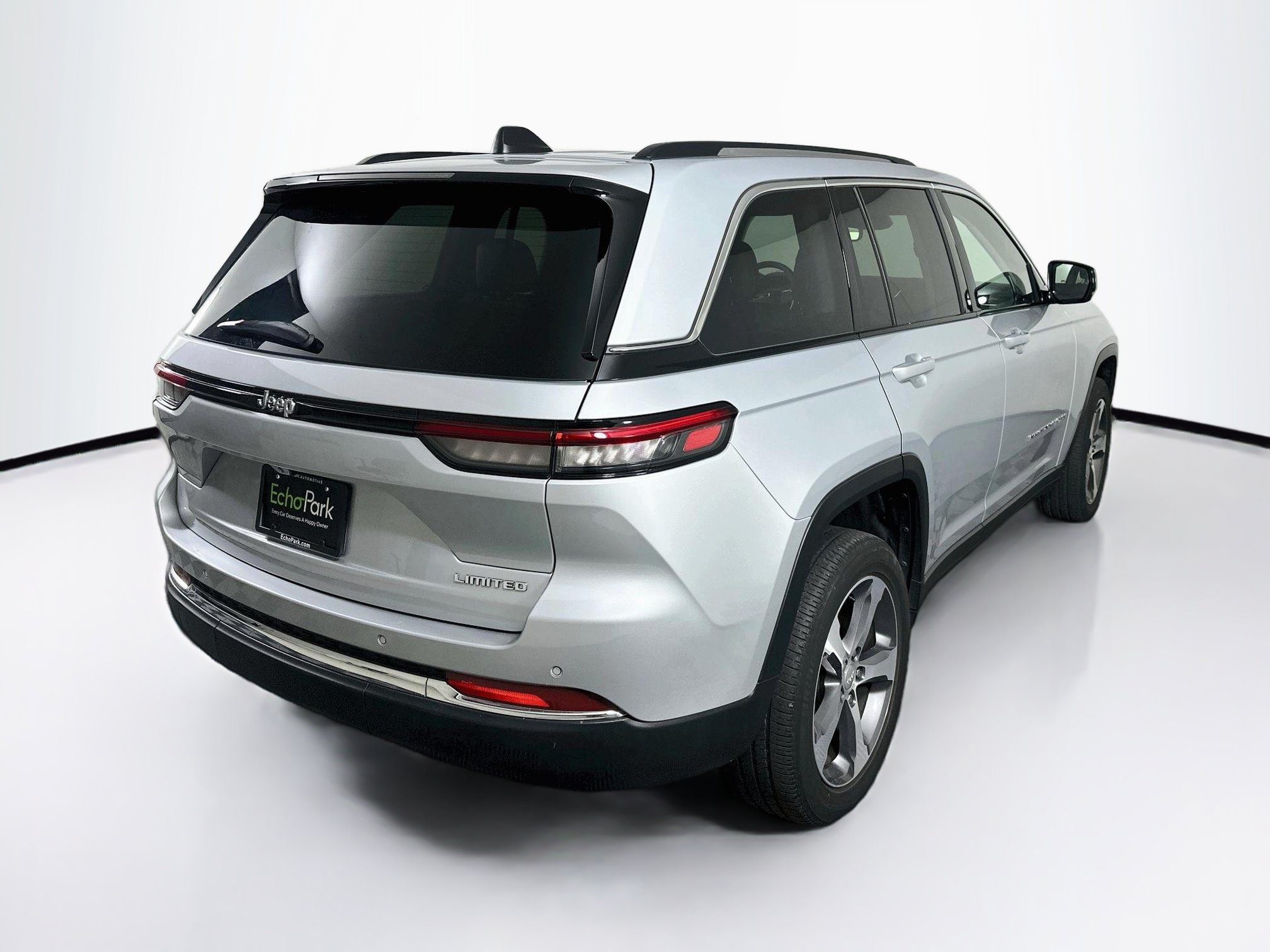 Used 2023 Jeep Grand Cherokee Limited RWD image 9