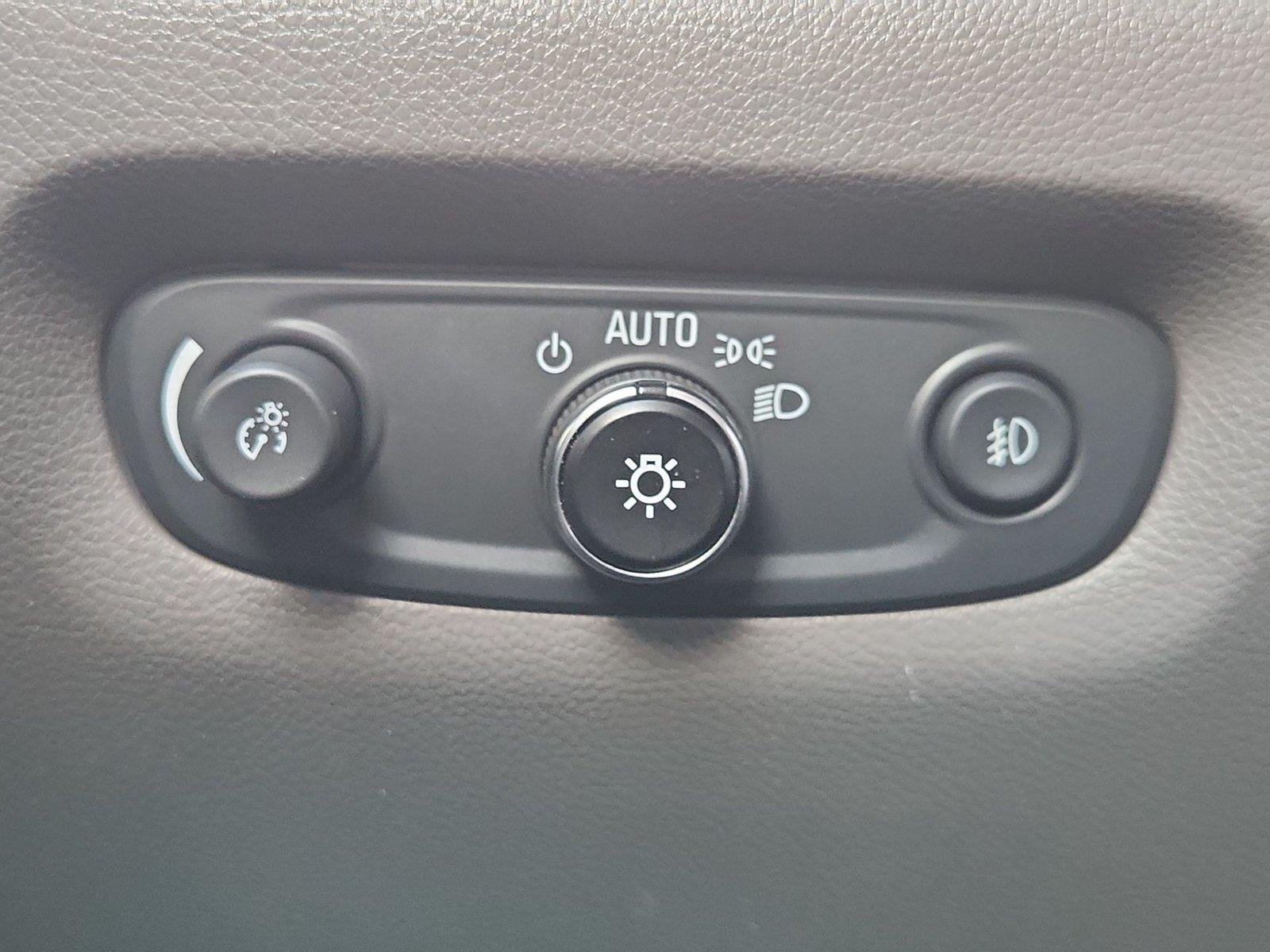 Used 2018 Chevrolet Traverse LT FWD image 17