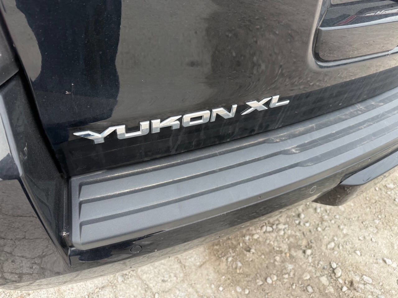 Used 2015 GMC Yukon XL SLE image 15