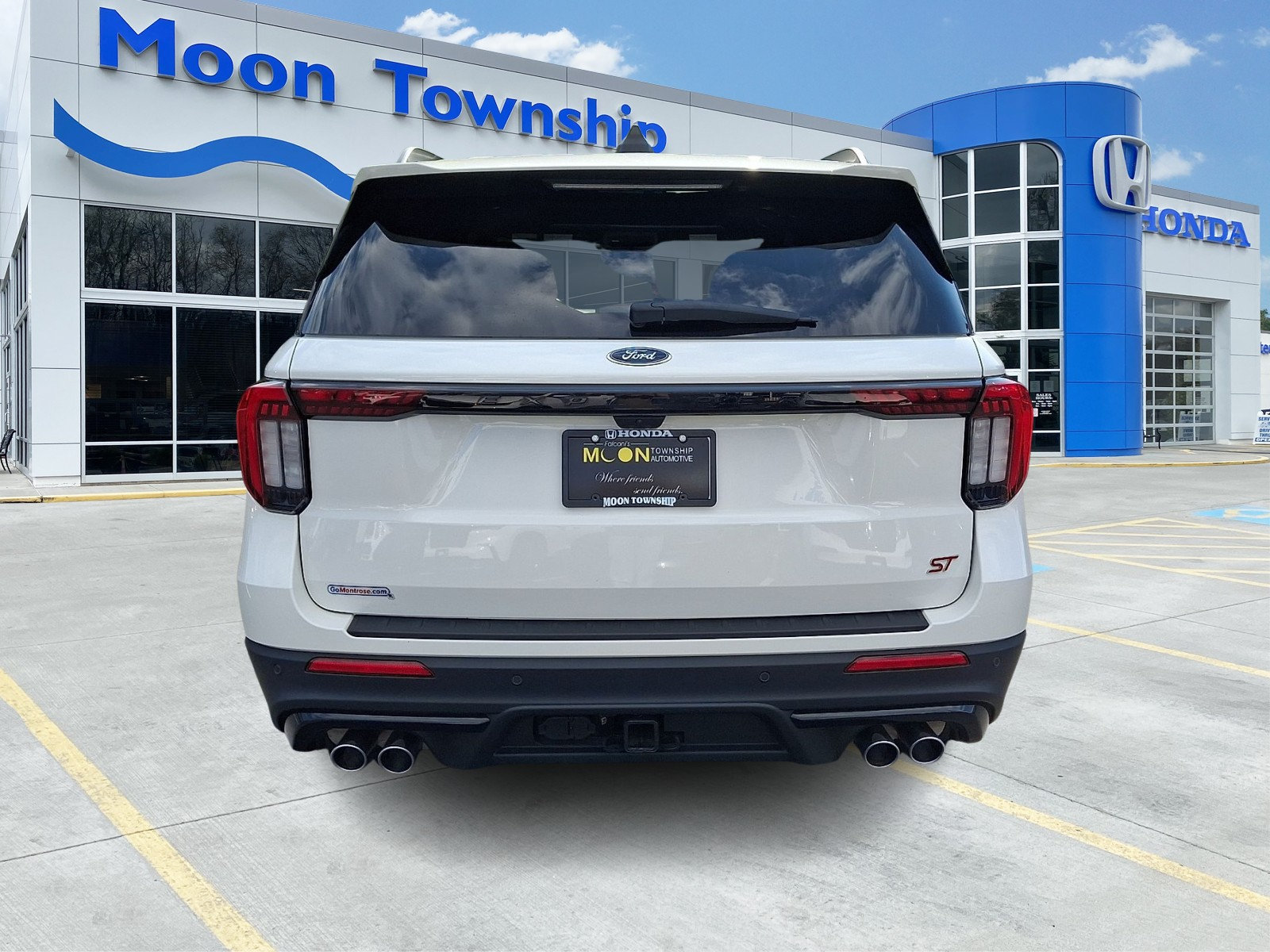 Used 2025 Ford Explorer ST AWD/4WD image 5
