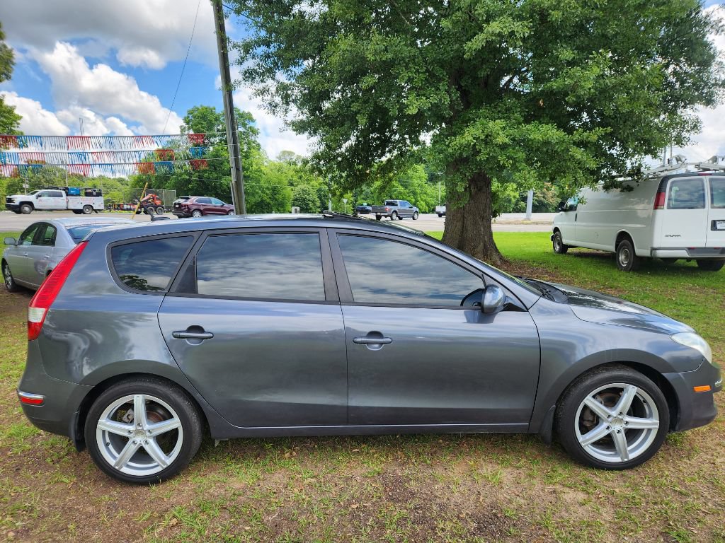 Used 2009 Hyundai Elantra w/ Premium-Sport Pkg 2 FWD image 4