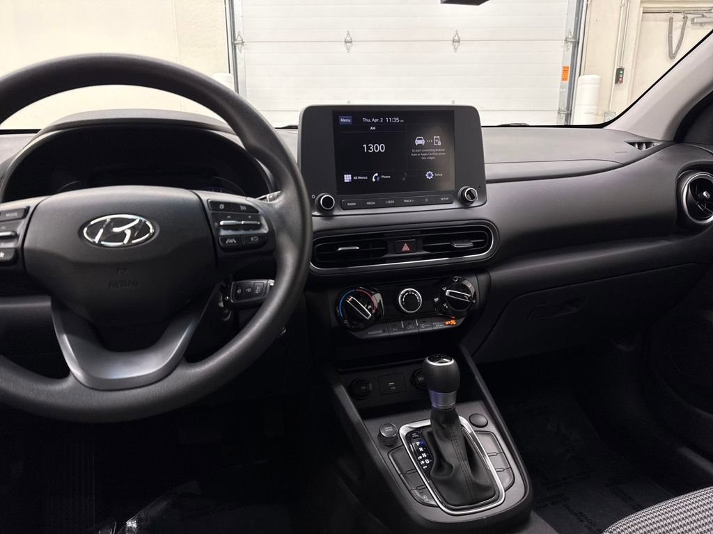 Used 2023 Hyundai Kona SE image 16