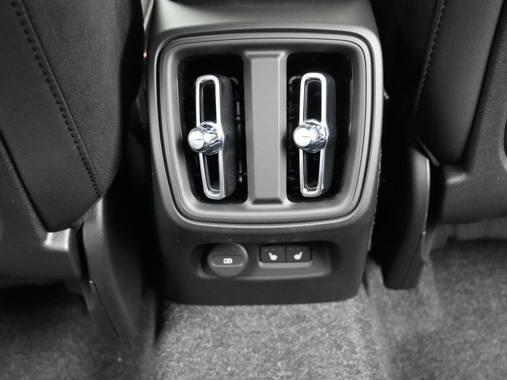 New 2026 Volvo XC40 B5 Ultra w/ Climate Package image 20
