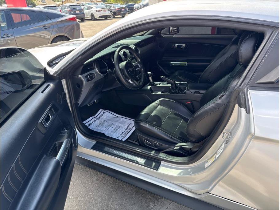Used 2018 Ford Mustang Premium RWD image 13