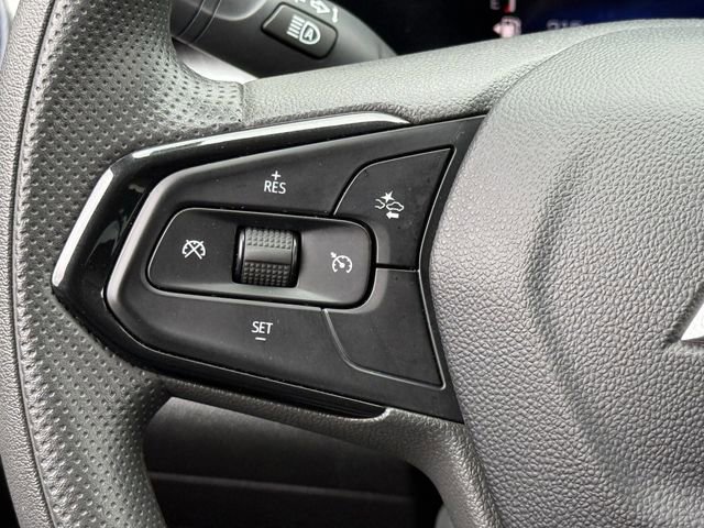 Certified 2025 Chevrolet Trax LT FWD image 16