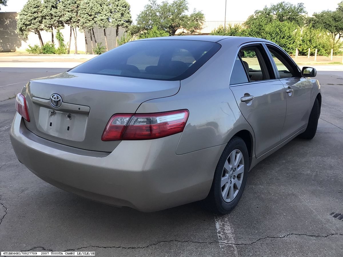 Used 2007 Toyota Camry XLE FWD image 3