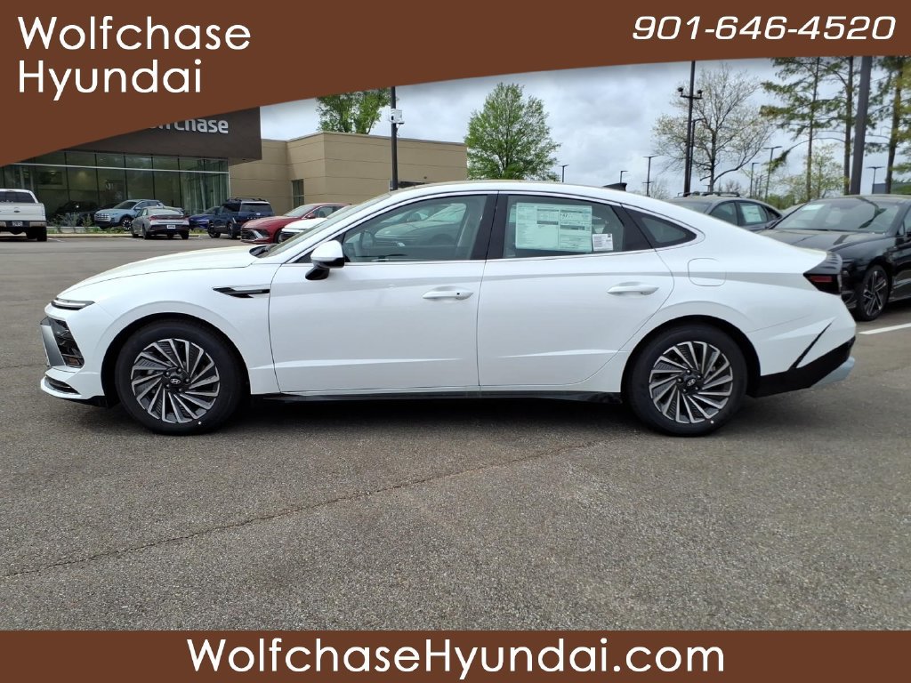 Used 2026 Hyundai Sonata SEL FWD image 2