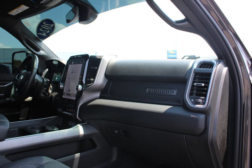 Used 2024 RAM 2500 Big Horn w/ Night Edition AWD/4WD image 32
