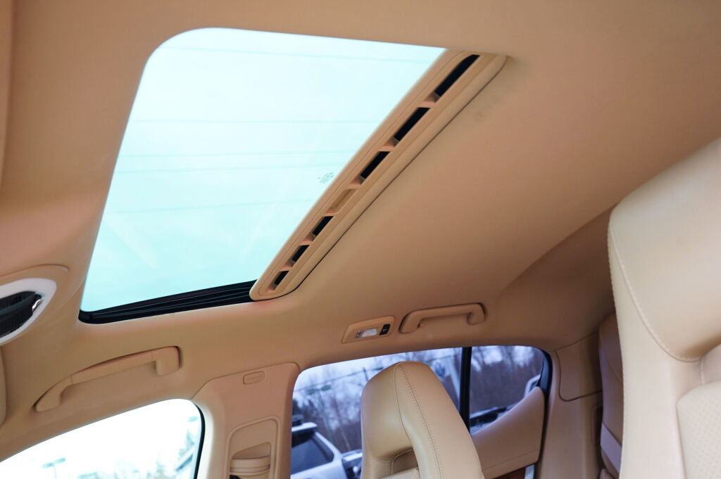 Used 2011 Porsche Panamera 4 image 21