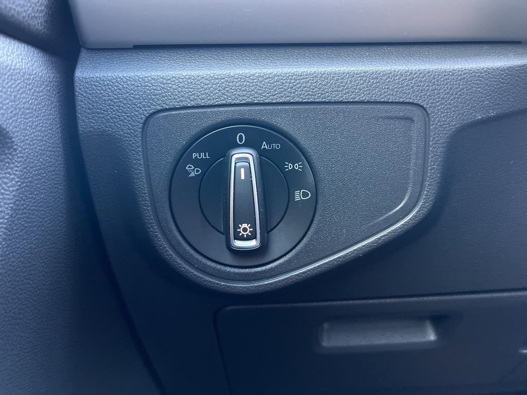 Used 2023 Volkswagen Atlas Cross Sport SEL Premium R-Line image 35